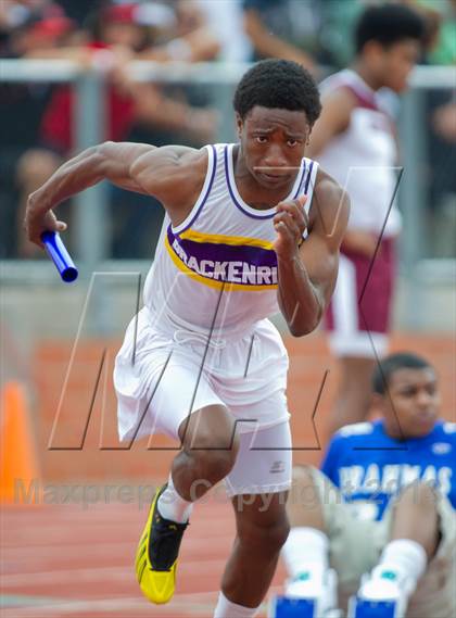 Thumbnail 2 in UIL Region 4 Regional Track & Field photogallery.