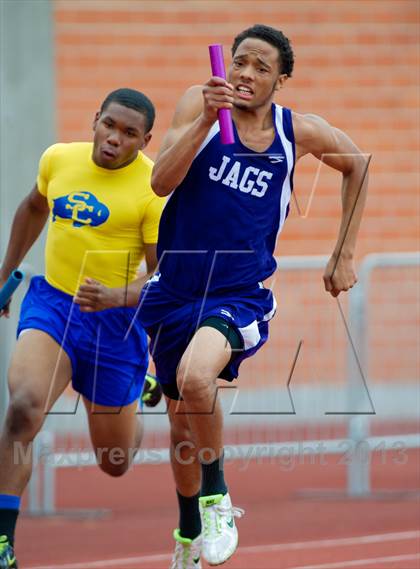 Thumbnail 2 in UIL Region 4 Regional Track & Field photogallery.