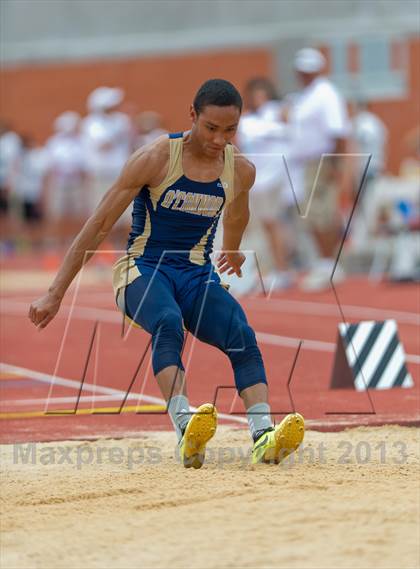 Thumbnail 2 in UIL Region 4 Regional Track & Field photogallery.