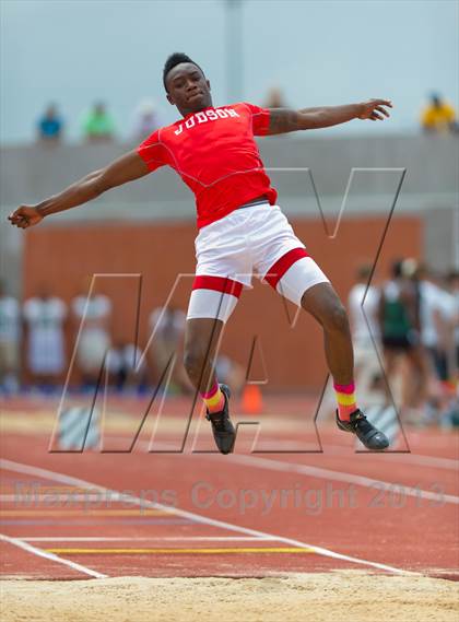 Thumbnail 1 in UIL Region 4 Regional Track & Field photogallery.