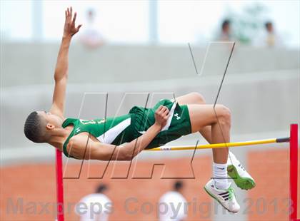 Thumbnail 2 in UIL Region 4 Regional Track & Field photogallery.