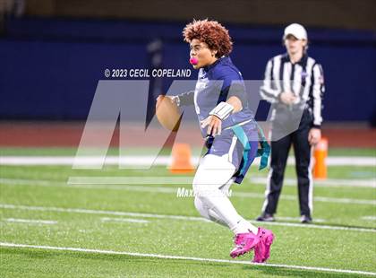 Thumbnail 3 in Blessed Trinity vs. Marietta (GHSA Division 3 Quarterfinal) photogallery.
