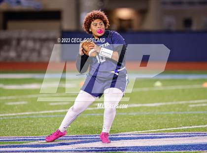 Thumbnail 2 in Blessed Trinity vs. Marietta (GHSA Division 3 Quarterfinal) photogallery.