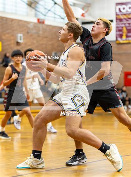Thumbnail 3 in Pyramid Lake vs. Reed (Nelson Electric Rail City Classic) photogallery.