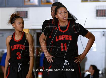 Thumbnail 2 in Antelope Valley vs. La Canada (CIF SS 3A Final) photogallery.