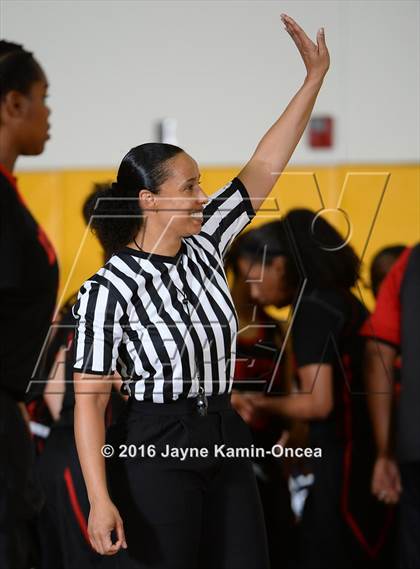 Thumbnail 2 in Antelope Valley vs. La Canada (CIF SS 3A Final) photogallery.