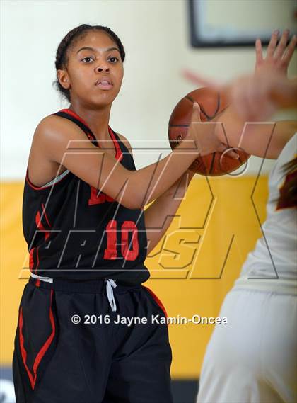 Thumbnail 3 in Antelope Valley vs. La Canada (CIF SS 3A Final) photogallery.