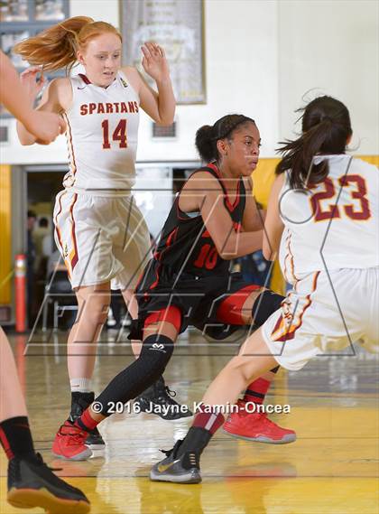 Thumbnail 2 in Antelope Valley vs. La Canada (CIF SS 3A Final) photogallery.