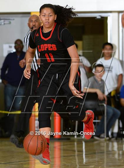 Thumbnail 1 in Antelope Valley vs. La Canada (CIF SS 3A Final) photogallery.