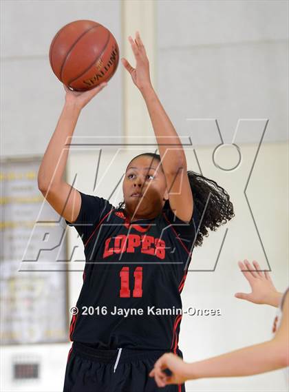 Thumbnail 2 in Antelope Valley vs. La Canada (CIF SS 3A Final) photogallery.