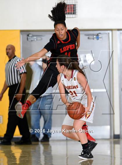 Thumbnail 3 in Antelope Valley vs. La Canada (CIF SS 3A Final) photogallery.