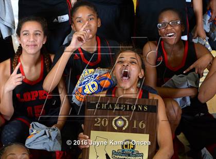 Thumbnail 2 in Antelope Valley vs. La Canada (CIF SS 3A Final) photogallery.