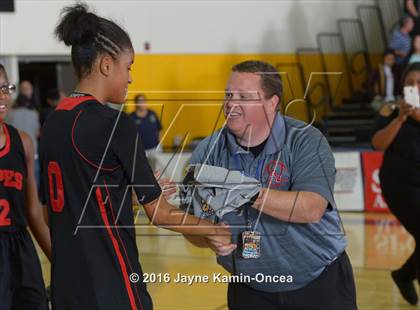 Thumbnail 2 in Antelope Valley vs. La Canada (CIF SS 3A Final) photogallery.