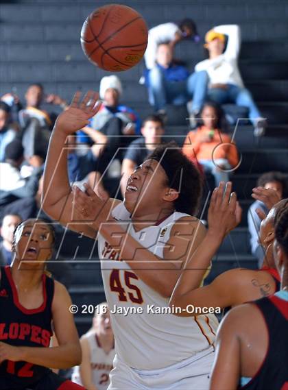 Thumbnail 2 in Antelope Valley vs. La Canada (CIF SS 3A Final) photogallery.