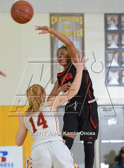 Thumbnail 3 in Antelope Valley vs. La Canada (CIF SS 3A Final) photogallery.