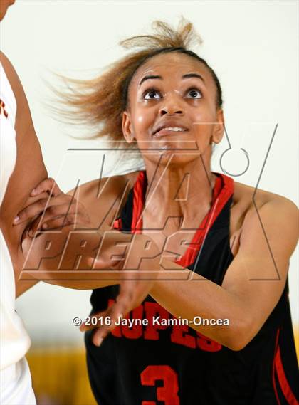 Thumbnail 1 in Antelope Valley vs. La Canada (CIF SS 3A Final) photogallery.