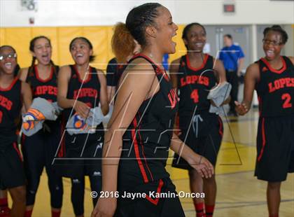 Thumbnail 2 in Antelope Valley vs. La Canada (CIF SS 3A Final) photogallery.