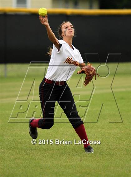 Thumbnail 1 in West Nassau vs. Bishop Snyder (FHSAA Regional Semifinal) photogallery.