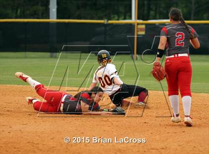 Thumbnail 2 in West Nassau vs. Bishop Snyder (FHSAA Regional Semifinal) photogallery.