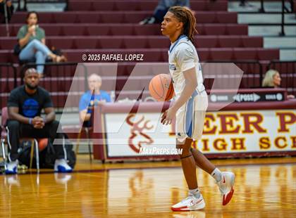 Thumbnail 1 in Tompkins vs. Sterling (McDonald's Texas Invitational) photogallery.