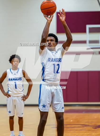 Thumbnail 3 in Tompkins vs. Sterling (McDonald's Texas Invitational) photogallery.