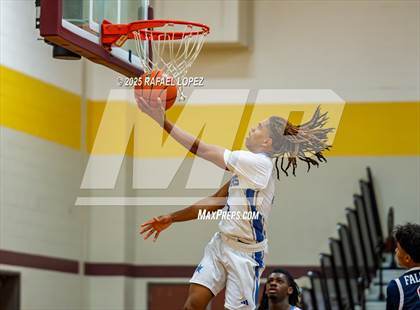 Thumbnail 1 in Tompkins vs. Sterling (McDonald's Texas Invitational) photogallery.
