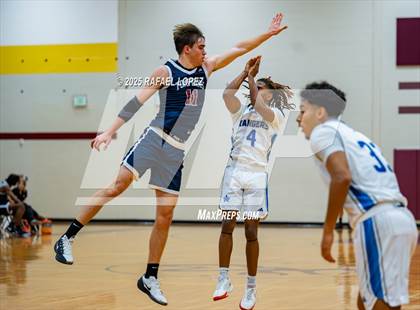 Thumbnail 1 in Tompkins vs. Sterling (McDonald's Texas Invitational) photogallery.