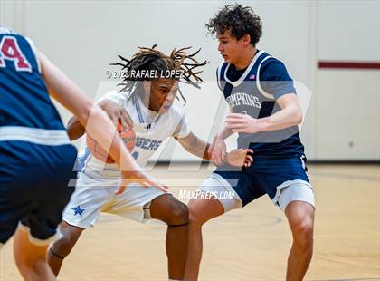 Thumbnail 1 in Tompkins vs. Sterling (McDonald's Texas Invitational) photogallery.