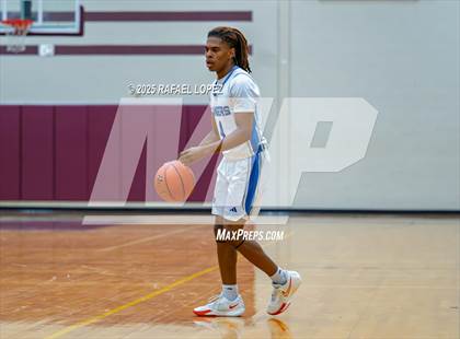 Thumbnail 1 in Tompkins vs. Sterling (McDonald's Texas Invitational) photogallery.