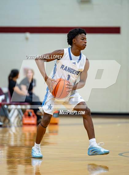 Thumbnail 1 in Tompkins vs. Sterling (McDonald's Texas Invitational) photogallery.