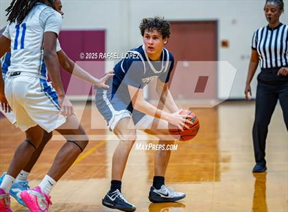 Thumbnail 2 in Tompkins vs. Sterling (McDonald's Texas Invitational) photogallery.