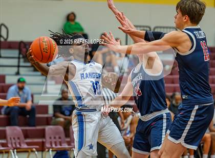 Thumbnail 1 in Tompkins vs. Sterling (McDonald's Texas Invitational) photogallery.