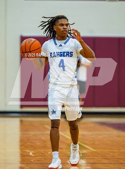 Thumbnail 2 in Tompkins vs. Sterling (McDonald's Texas Invitational) photogallery.