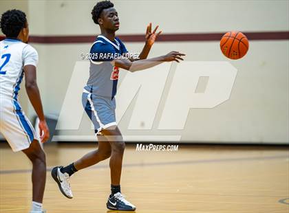 Thumbnail 2 in Tompkins vs. Sterling (McDonald's Texas Invitational) photogallery.