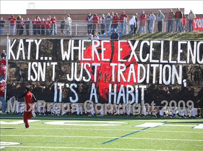 Thumbnail 2 in Clear Springs vs. Katy (Texas 5A D2 Playoffs) photogallery.