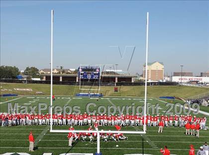 Thumbnail 1 in Clear Springs vs. Katy (Texas 5A D2 Playoffs) photogallery.
