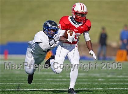 Thumbnail 2 in Clear Springs vs. Katy (Texas 5A D2 Playoffs) photogallery.