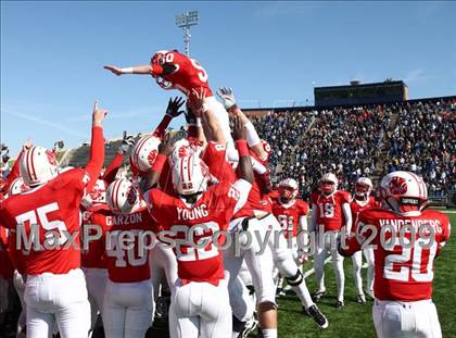 Thumbnail 1 in Clear Springs vs. Katy (Texas 5A D2 Playoffs) photogallery.