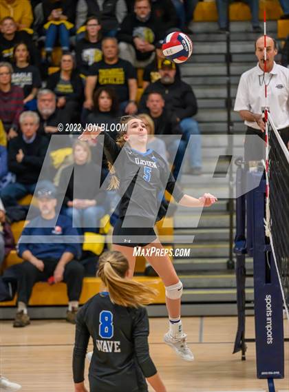 Thumbnail 3 in Trumbull vs. Darien (CIAC Class LL FInal) photogallery.