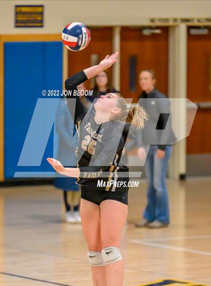Thumbnail 2 in Trumbull vs. Darien (CIAC Class LL FInal) photogallery.