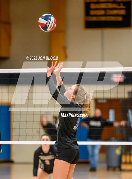 Thumbnail 3 in Trumbull vs. Darien (CIAC Class LL FInal) photogallery.