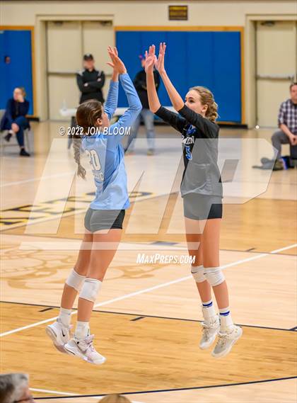 Thumbnail 1 in Trumbull vs. Darien (CIAC Class LL FInal) photogallery.