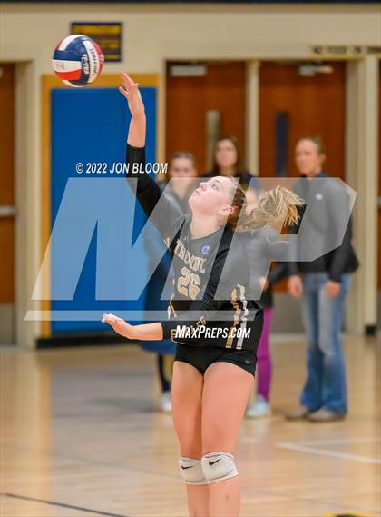 Thumbnail 3 in Trumbull vs. Darien (CIAC Class LL FInal) photogallery.