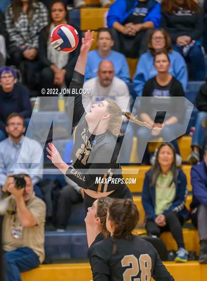 Thumbnail 1 in Trumbull vs. Darien (CIAC Class LL FInal) photogallery.