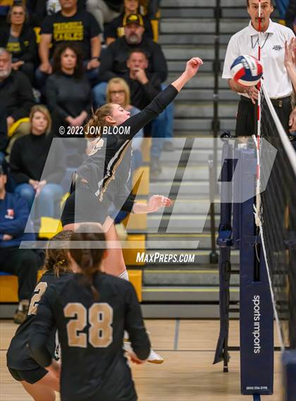 Thumbnail 3 in Trumbull vs. Darien (CIAC Class LL FInal) photogallery.
