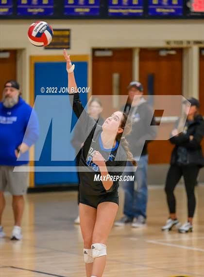 Thumbnail 2 in Trumbull vs. Darien (CIAC Class LL FInal) photogallery.