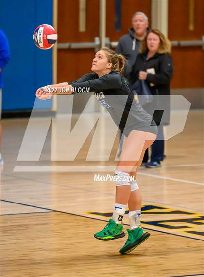 Thumbnail 2 in Trumbull vs. Darien (CIAC Class LL FInal) photogallery.