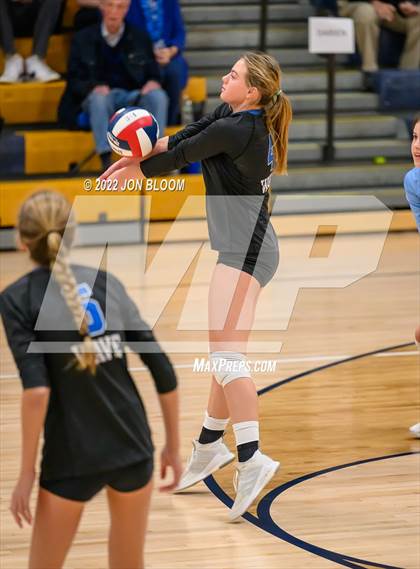Thumbnail 1 in Trumbull vs. Darien (CIAC Class LL FInal) photogallery.