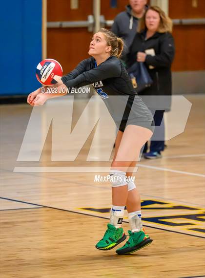Thumbnail 1 in Trumbull vs. Darien (CIAC Class LL FInal) photogallery.