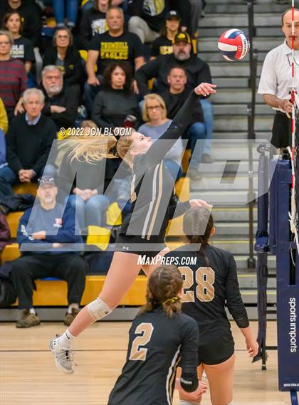 Thumbnail 3 in Trumbull vs. Darien (CIAC Class LL FInal) photogallery.